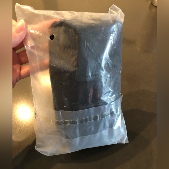 Hands Free Dog Leash With Pouch - Picture 2 of 2